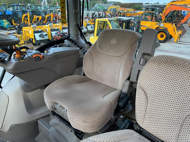 John Deere 6230R Tractor (ST24280)