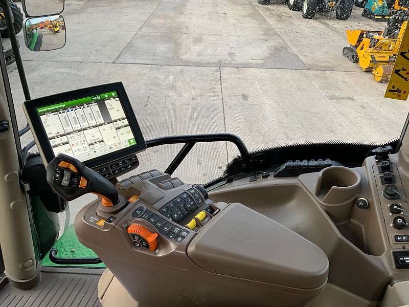 John Deere 6230R Tractor (ST24280)