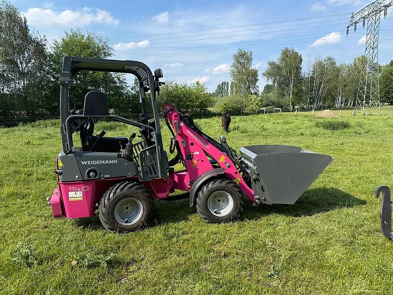 Weidemann 1140 PINK Hydrostat