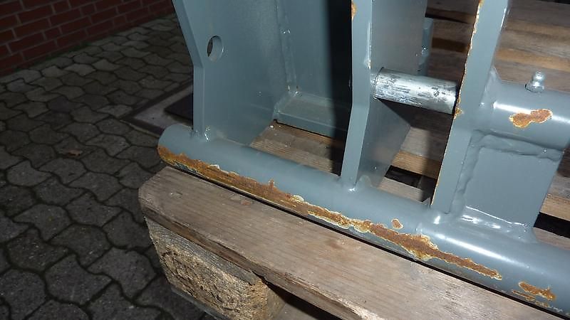 Bressel und Lade ADAPTER von CLAAS SCOPRION auf EURO-AUFNAHME