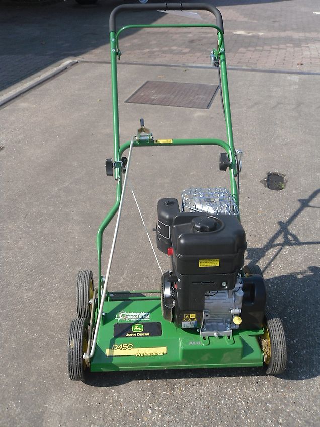 John Deere Vertikutierer D45C Leihgerät 30,00 €/pro Tag