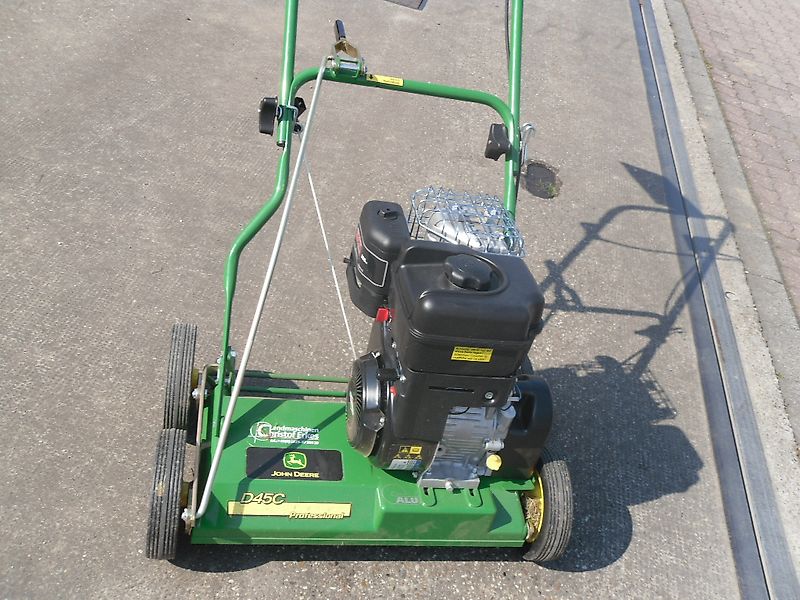 John Deere Vertikutierer D45C Leihgerät 30,00 €/pro Tag