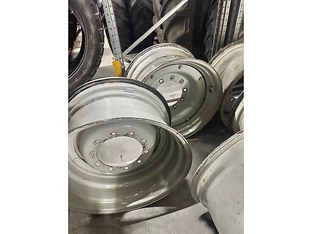 Valtra 15x30 velgen, rims