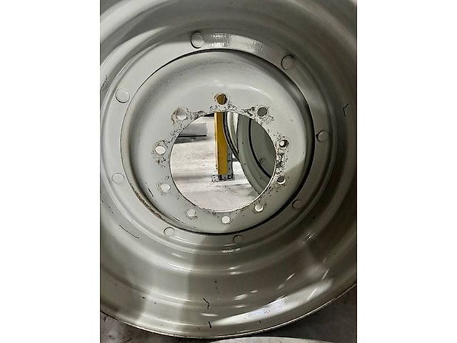 Valtra 15x30 velgen, rims