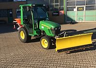 John Deere 2027R John Deere 2027R