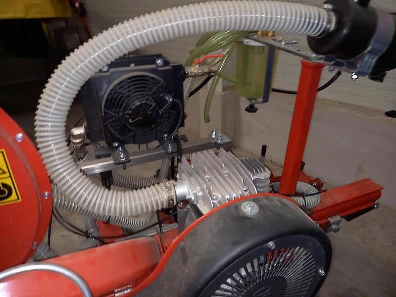 Agricola Italiana SN-2-130 , 4 x 2 Sähreihen