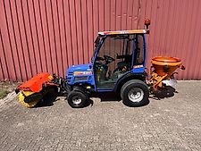 Iseki Iseki TM 3215 AHLK Kommunaltraktor Schlepper Winterdienst Traktor