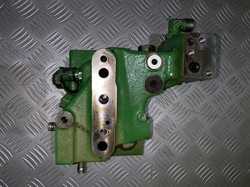 John Deere CONTROL BLOCK PRIORITY (used) - John Deere 6030, 7030 series