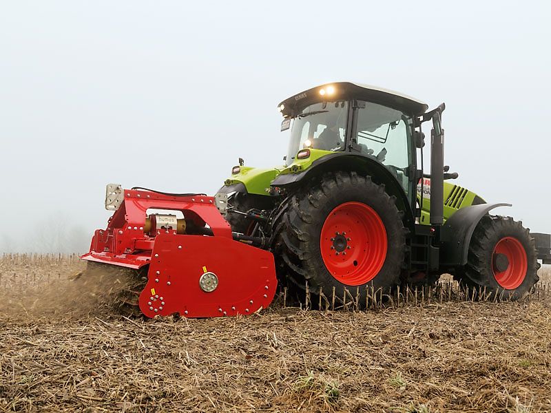 Humus PM 280, für Traktoren ab 150 kW / 200 PS Schwere Ausführung bis 235 kW / 320 PS