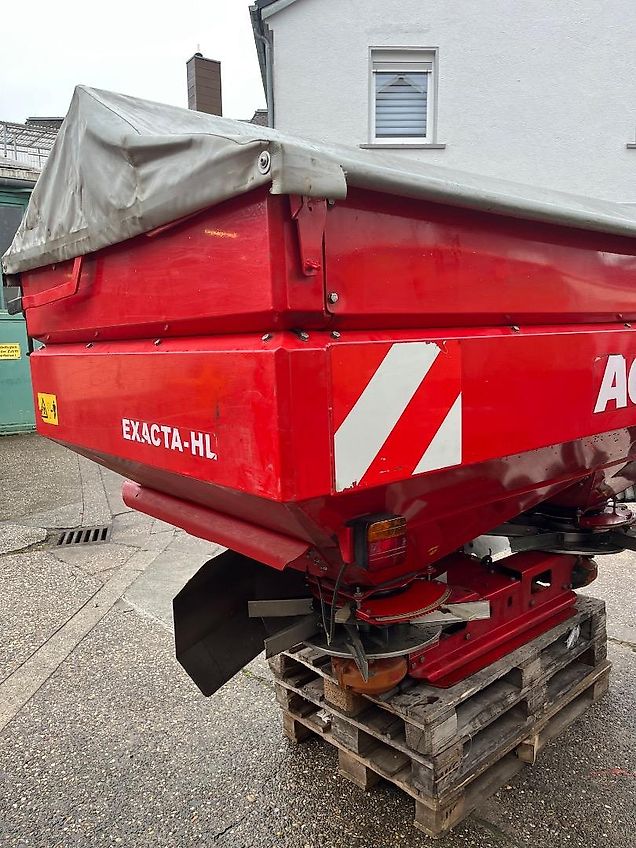 Kverneland Accord Düngerstreuer Exacta HL1700