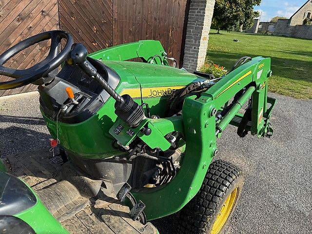 John Deere 300E NSL Esilaadur