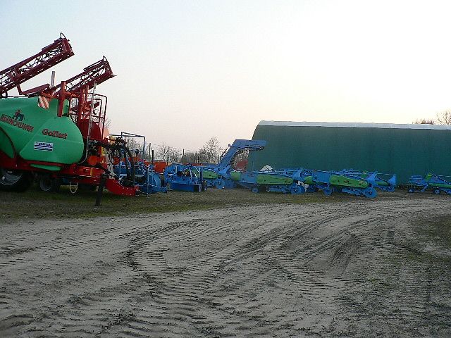 HOLARAS PROFI ; Arbeitsbreiten 1200mm; 1350mm; 1500mm; 1650mm;1800mm ;2050mm , mit 2 Rodebaender , vierkant Rodewelle