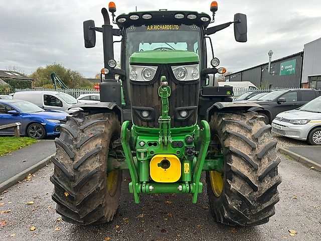John Deere 6R 195
