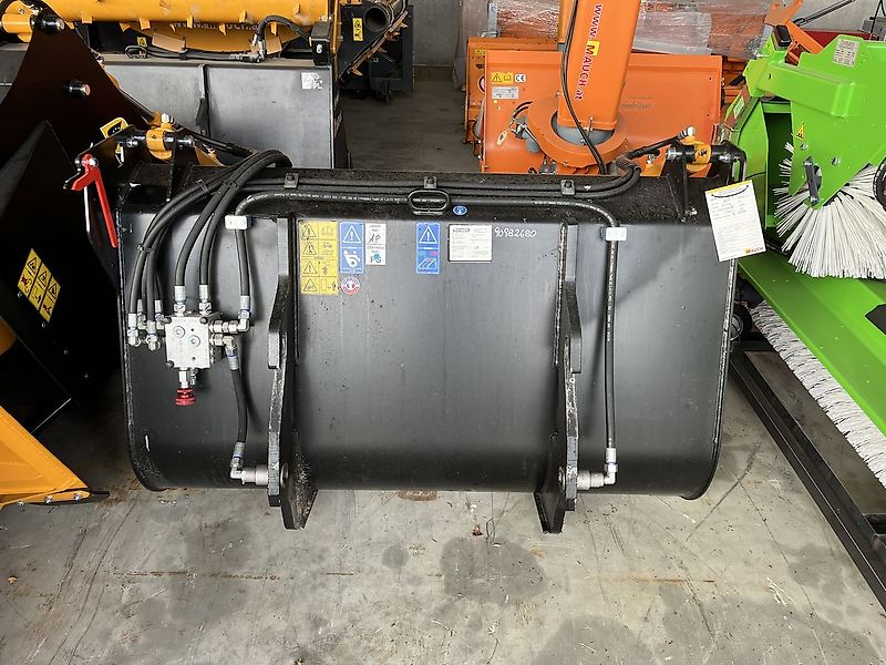 Emily Frässchaufel 1,5m mit Auto-Quick Werkzeugseitig