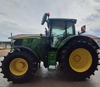 John Deere 6R 195