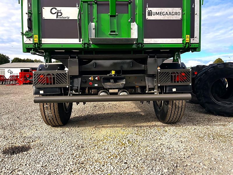 Umega 18-Tonnen Anhänger / Dreiseitenkipper / CPD180