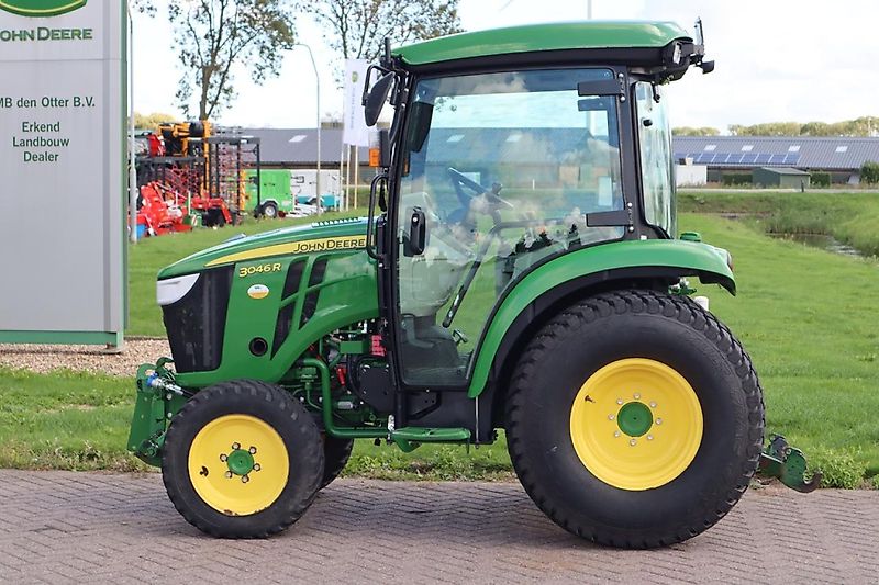 John Deere 3046R TRACTOR