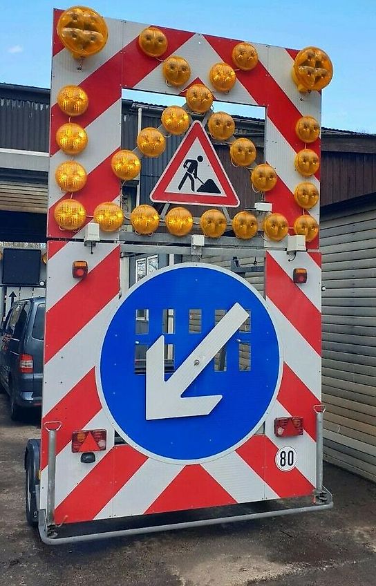 Nissen LED Absperrtafel vz 616 GPS Verkehrsleittafel horizont