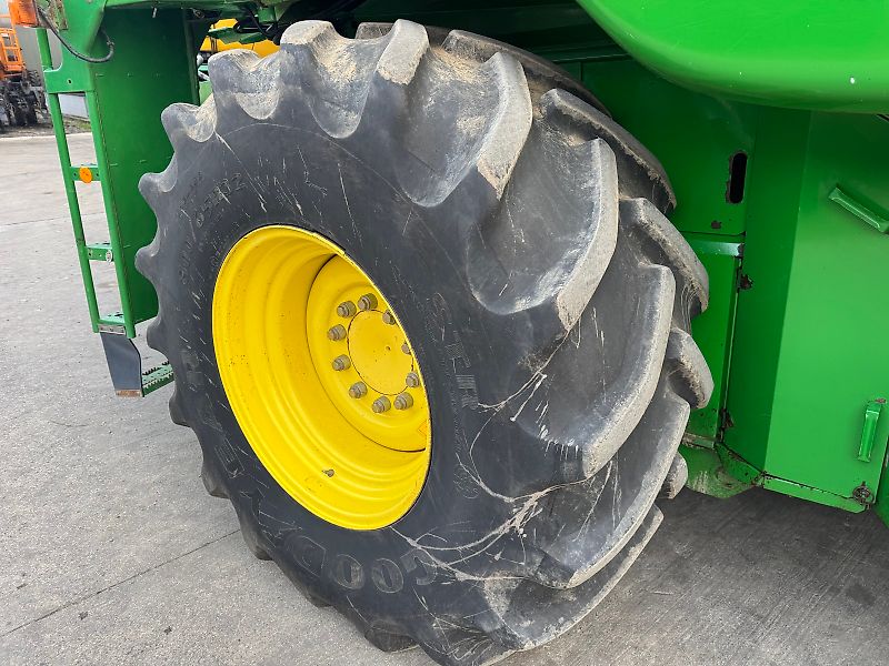 John Deere CTS 9780i Hillmaster c/w 625 Premium Flow Header