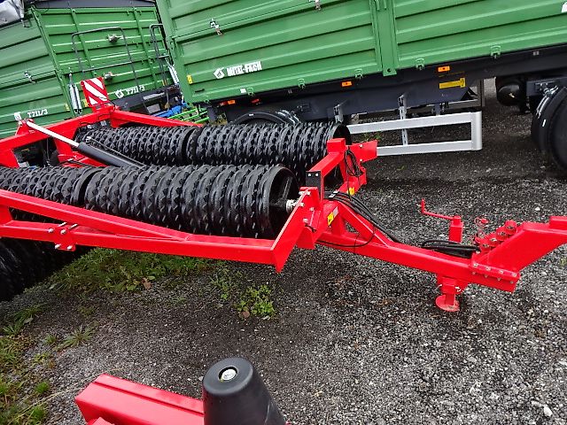 SVD- Cambridgewalze NEU -  8 Meter Sonderpreis Cambridgewalze 8 Meter- Hydraulisch- 3 teilig