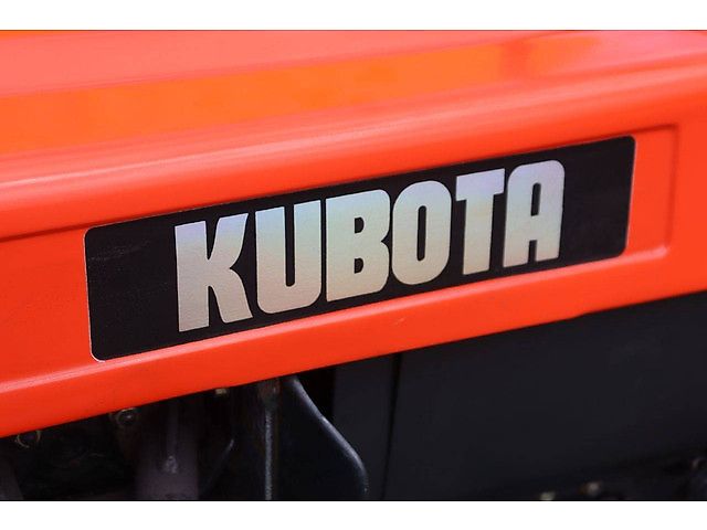 Kubota B7000