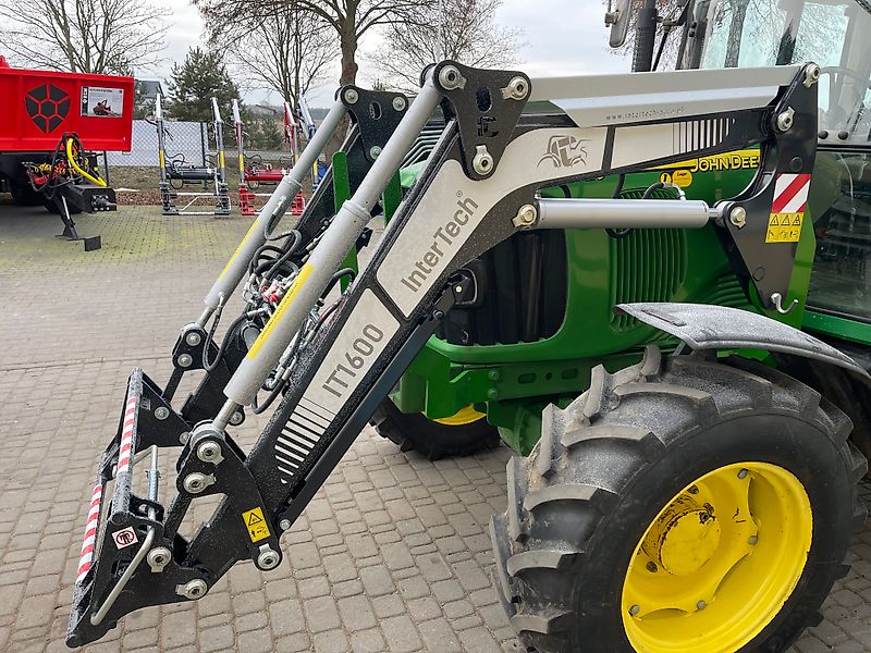 D&D Landtechnika Frontlader für John Deere 6320