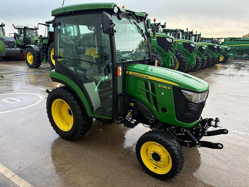 John Deere 2038R