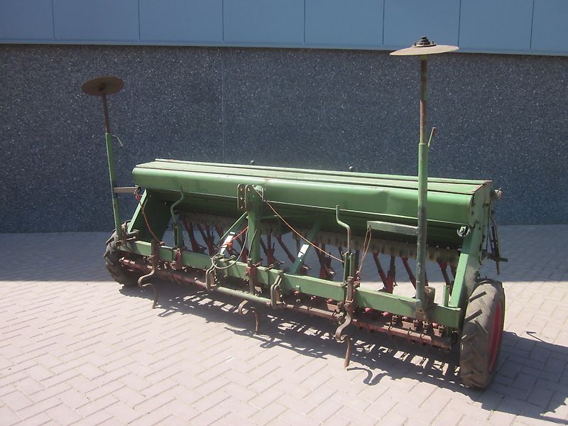 Hassia ZAAIMACHINE | MECHANISCH | SLEEPKOUTER | 300 CM