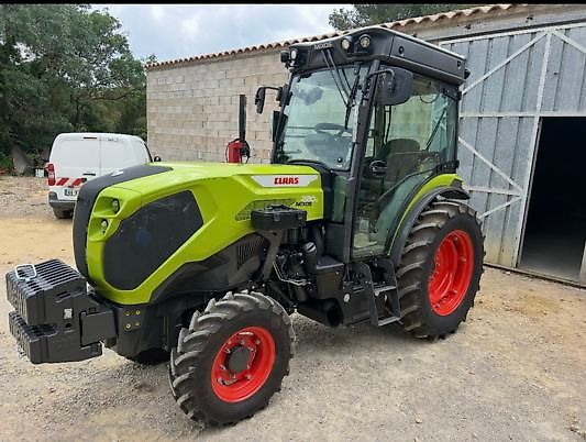 Claas Nexos 220 S