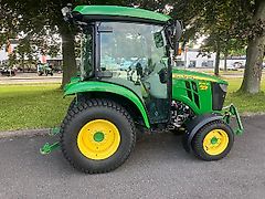 John Deere 3046R