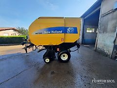 New Holland BR7060