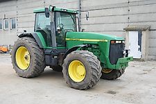John Deere 8400