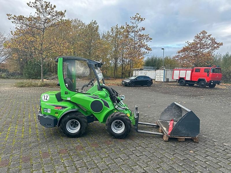 Avant Lader 645i mit Schaufel und Gabel zu vermieten