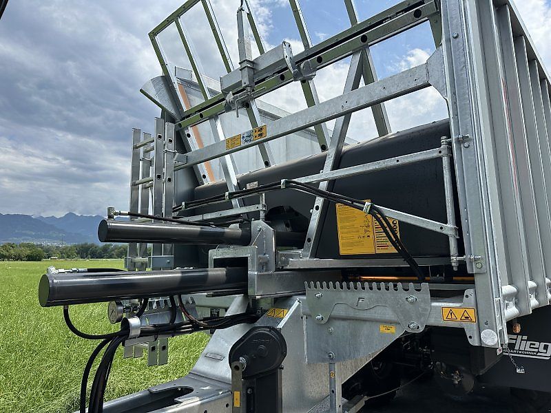 Fliegl ASW 261 in idealer Ausstattung