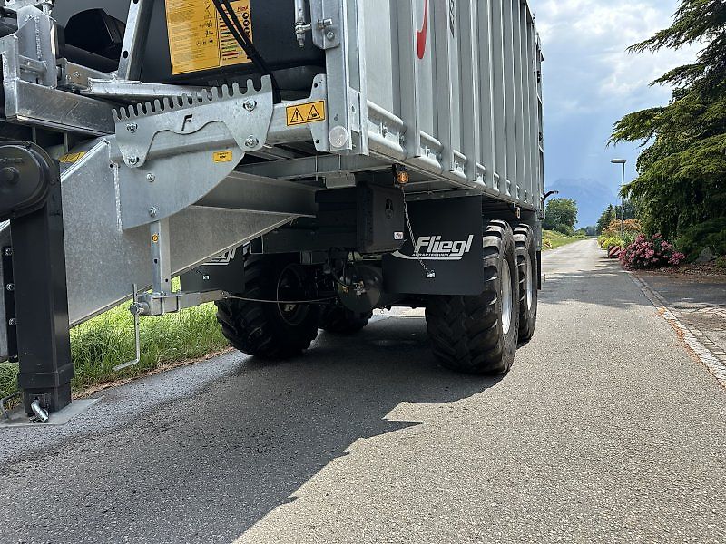 Fliegl ASW 261 in idealer Ausstattung