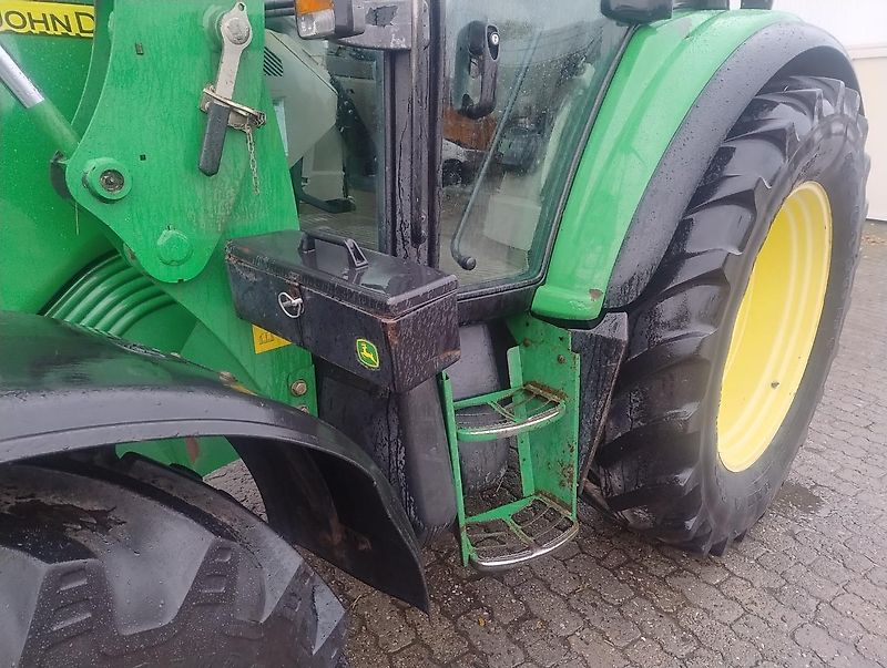 John Deere 6230