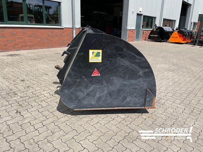 Bressel und Lade GROßVOLUMENSCHAUFEL 2,20 M MERLO ZM 2