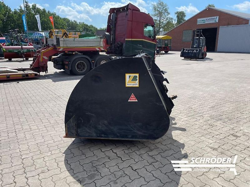 Bressel und Lade GROßVOLUMENSCHAUFEL 2,20 M MERLO ZM 2