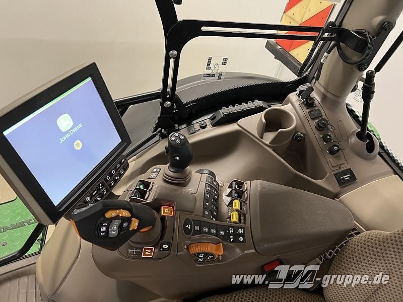 John Deere 6230R mit CommandPro