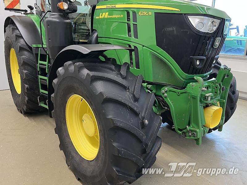 John Deere 6230R mit CommandPro