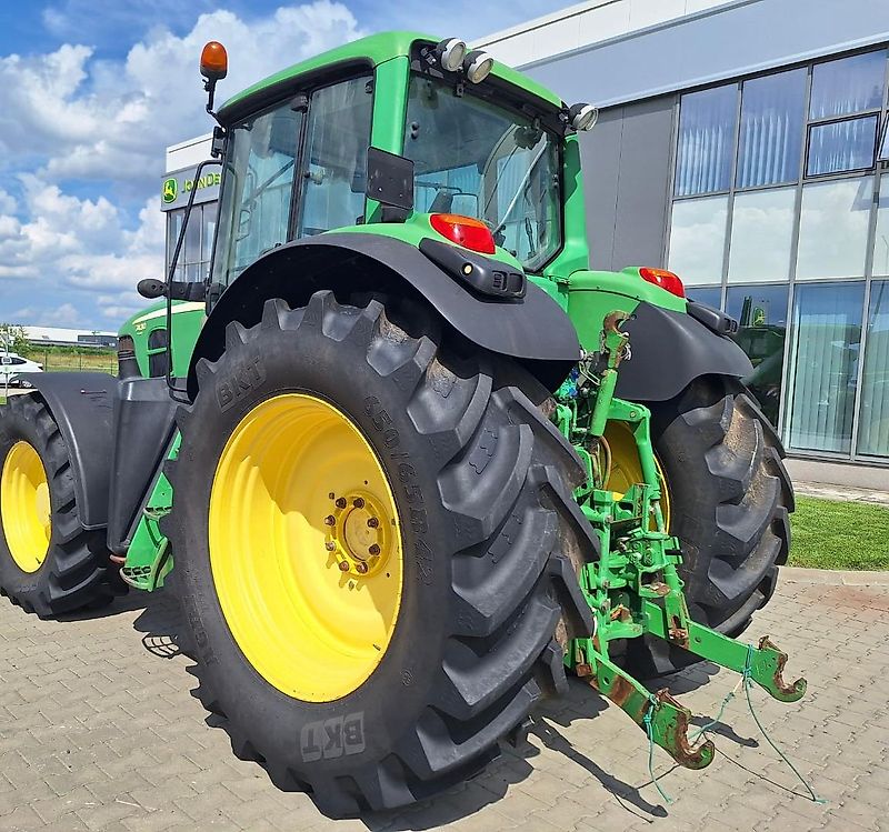 John Deere 7430