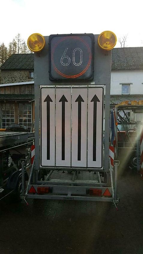 Nissen Vorwarntafel Typ VLT 1-08-70 Verkehrsleittafel Absperrtafe