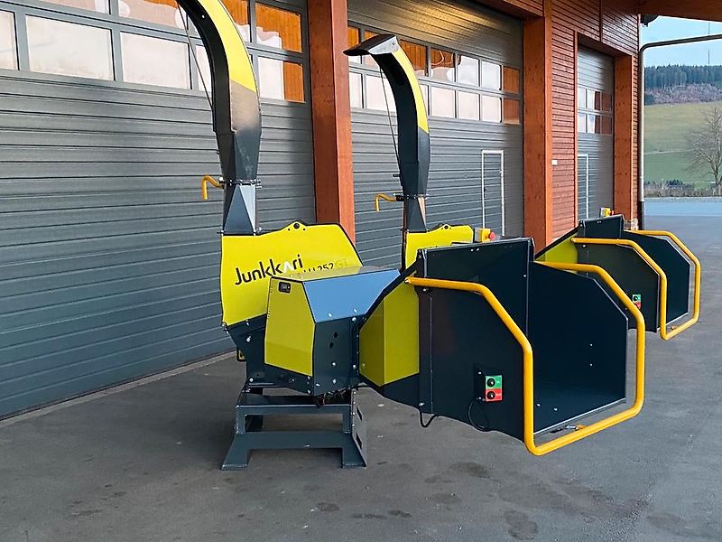 Junkkari Holzschredder Holzhäcksler Holzhacker Buschholzhacker
