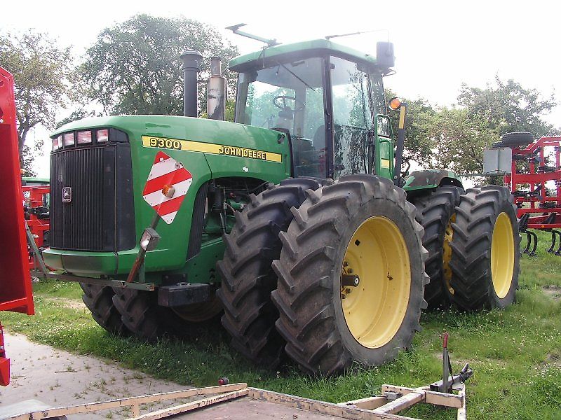John Deere 9300
