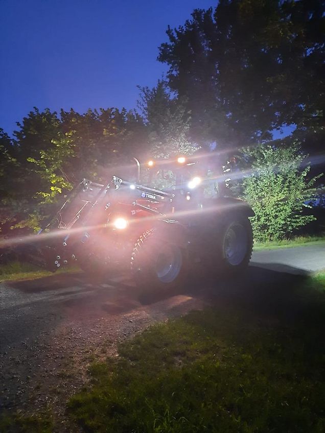 Case MX120 Traktor mit Frontlader