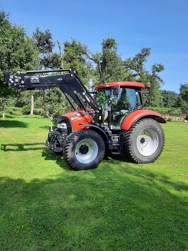 Case MX120 Traktor mit Frontlader