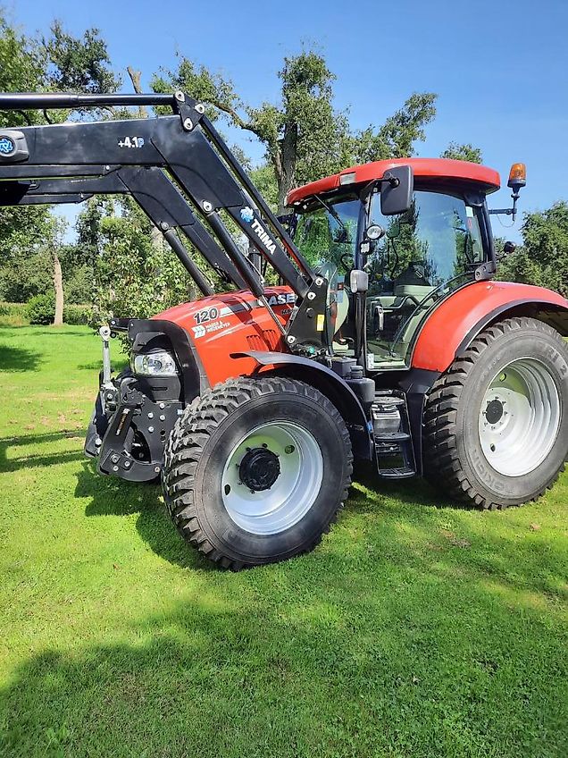 Case MX120 Traktor mit Frontlader