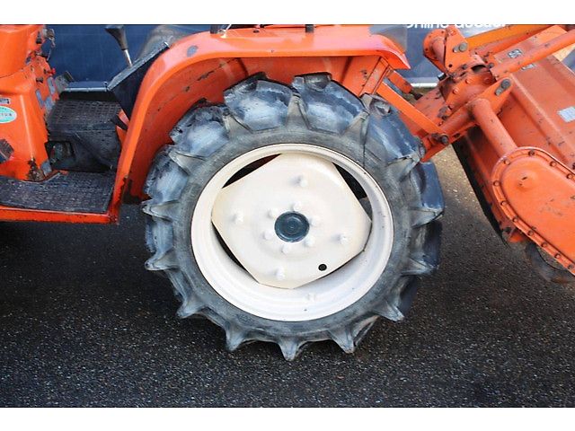 Kubota B1-17 Bulltra