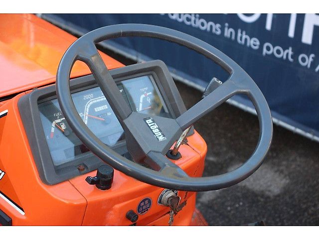 Kubota B1-17 Bulltra