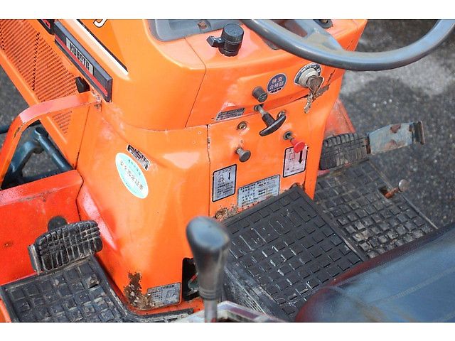 Kubota B1-17 Bulltra